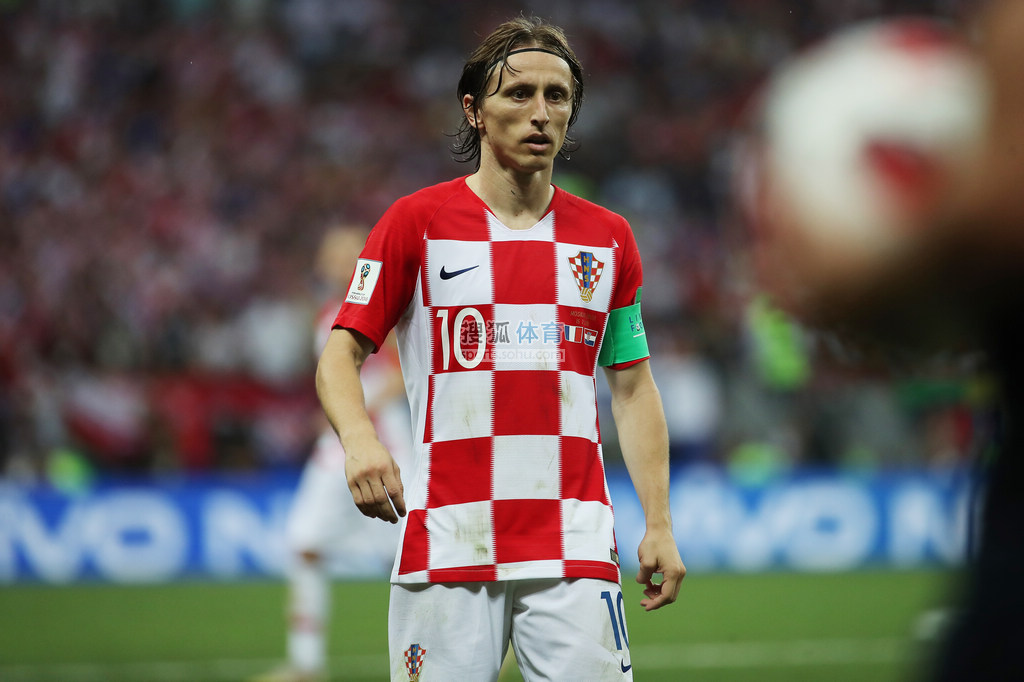 阿贾克斯临时主帅：本菲卡第一球是越位的，这不应该发生